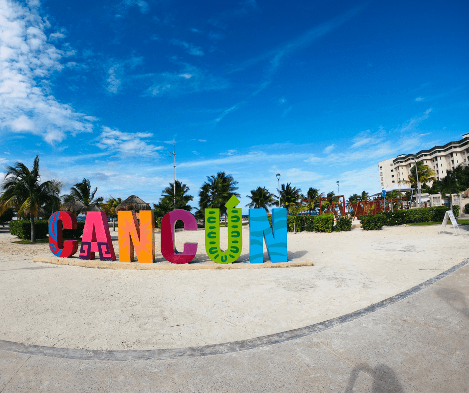 sign that says cancun