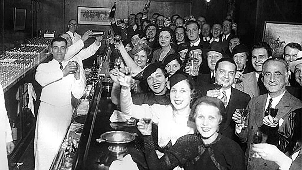A speakeasy in Minneapolis, c. April 29th, 1920